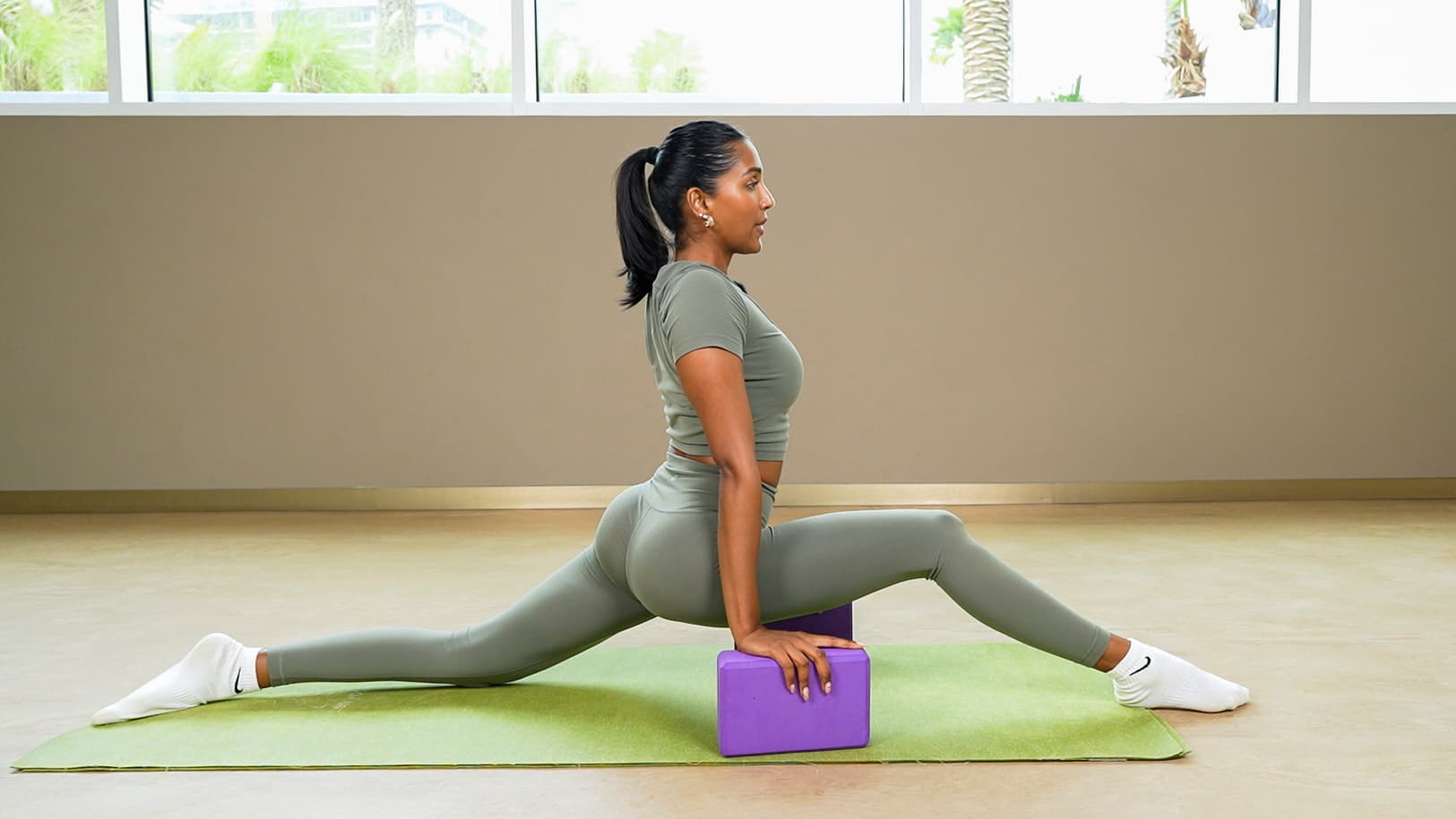 Stretching 8. Flexibility Flow with Splits workout preview