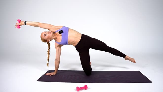 Plank Commando demonstrated by Natalia Gunnlaugs